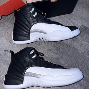 Men's Black and White Sneakers